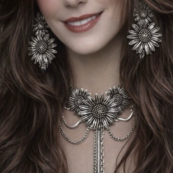 Jewelry - Stainless Steel Sunflower Choker Necklace & Earrings Set Boho Statement Silver